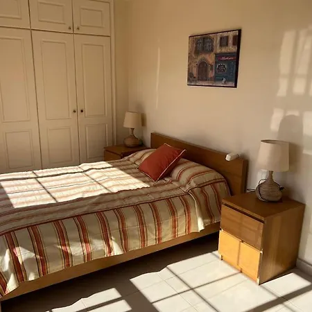 33 Pleasures Del Duque *