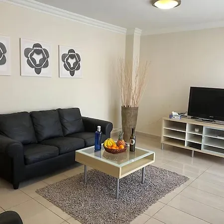 33 Pleasures Del Duque 아데제